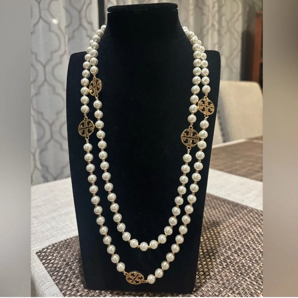 Tory Burch single strand Evie small beads pearl logo long necklace $198 NWT
